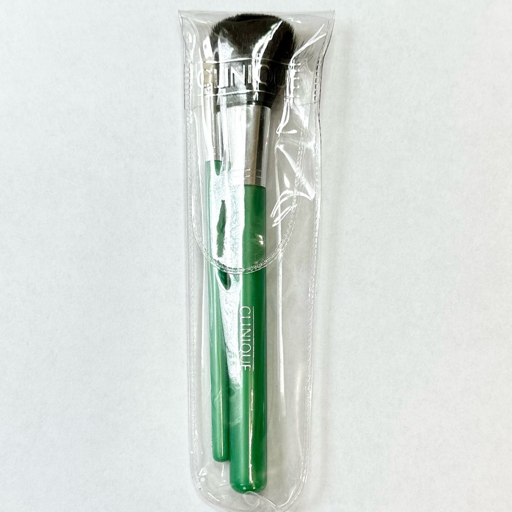 Clinique Brush Set - Set of 2 Long Green-Handled Brushes, Powder and Smudging - Picture 2 of 9